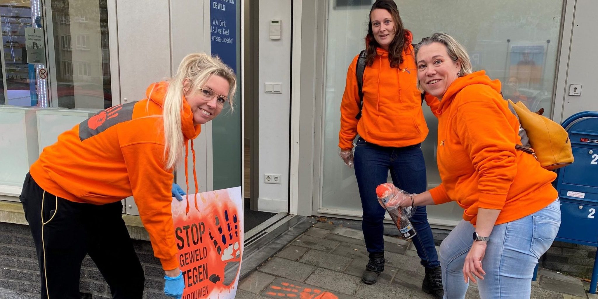 LC35 Orange the World (2)